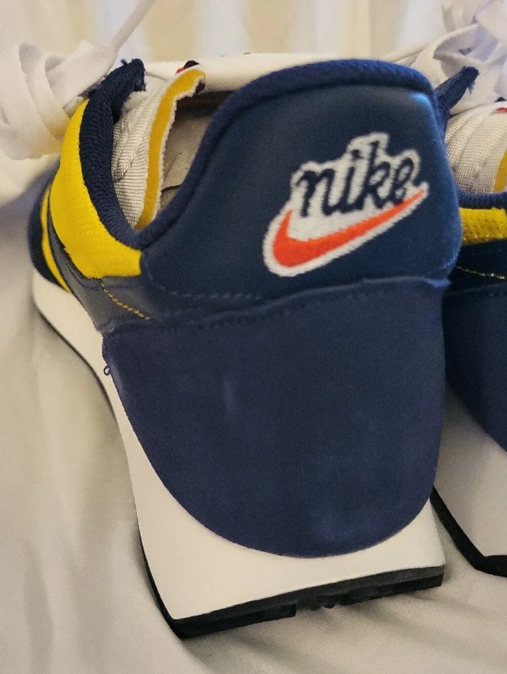 Nike classic lace